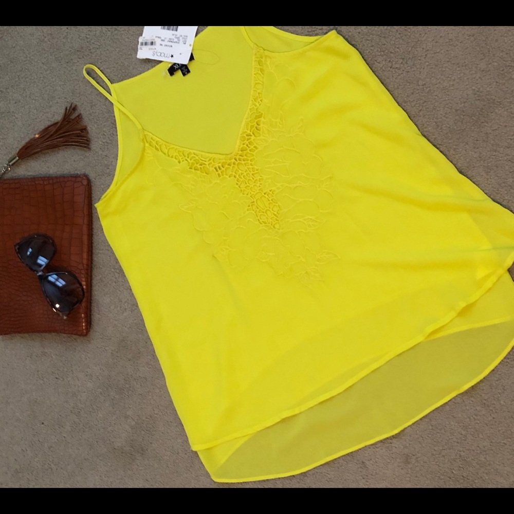 NWT- XOXO spaghetti strap embroidered blouse sz M